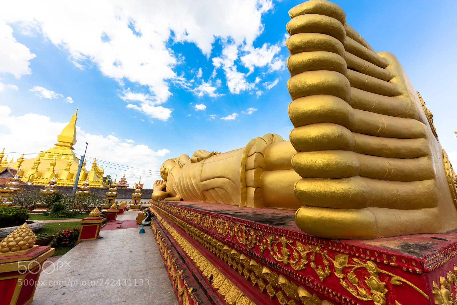 Canon EOS 5DS R sample photo. Phat that luang photography