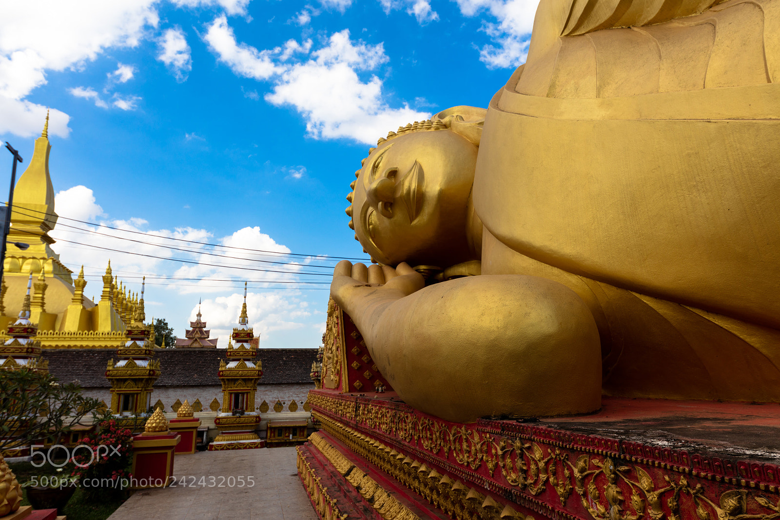 Canon EOS 5DS R sample photo. Phat that luang photography