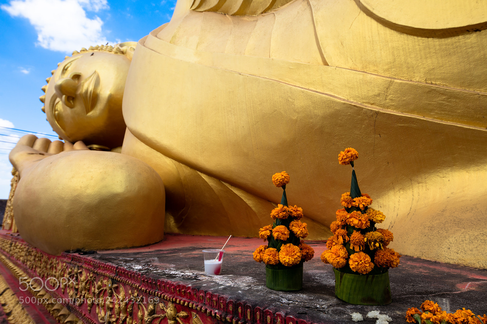 Canon EOS 5DS R sample photo. Phat that luang photography