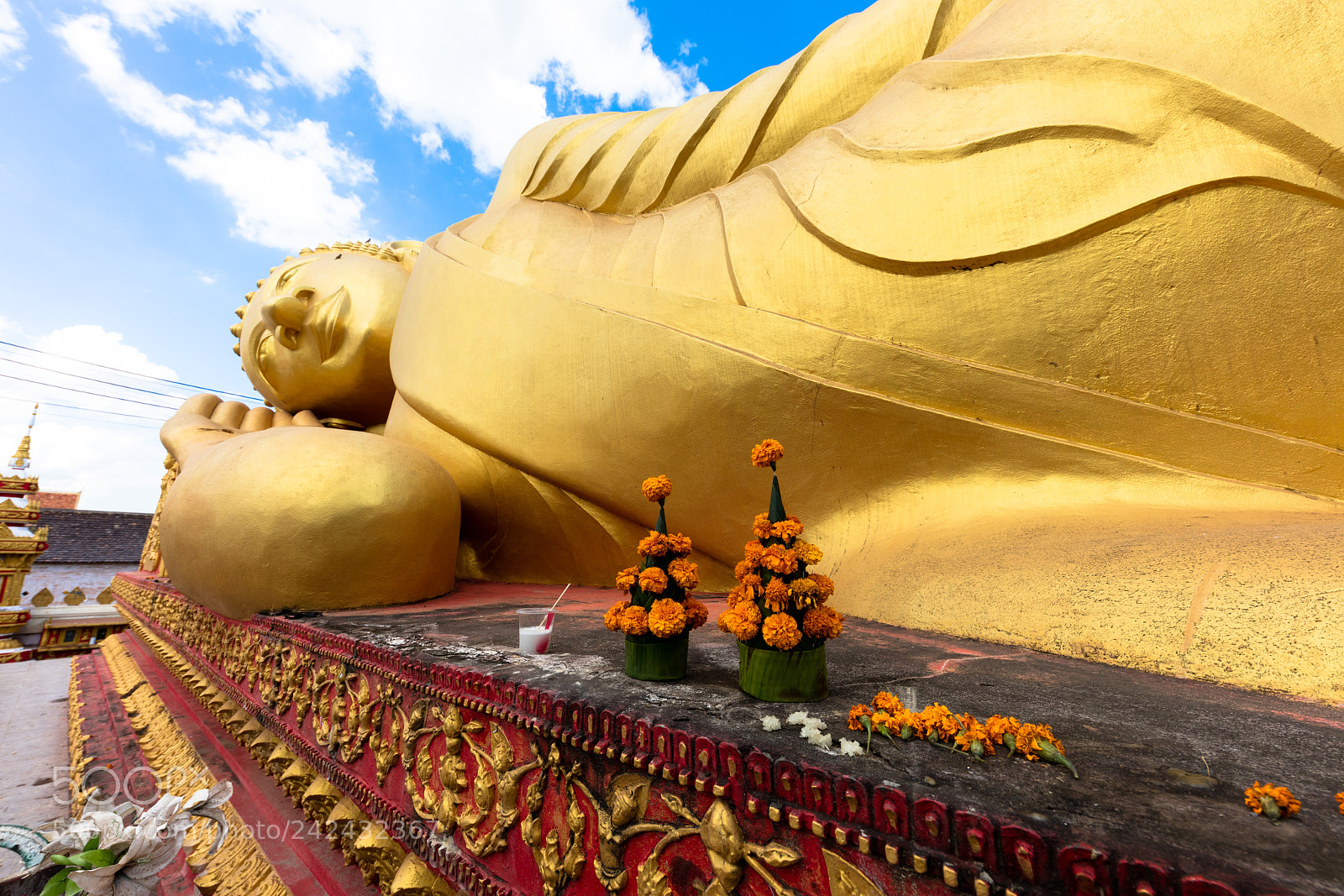 Canon EOS 5DS R sample photo. Phat that luang photography