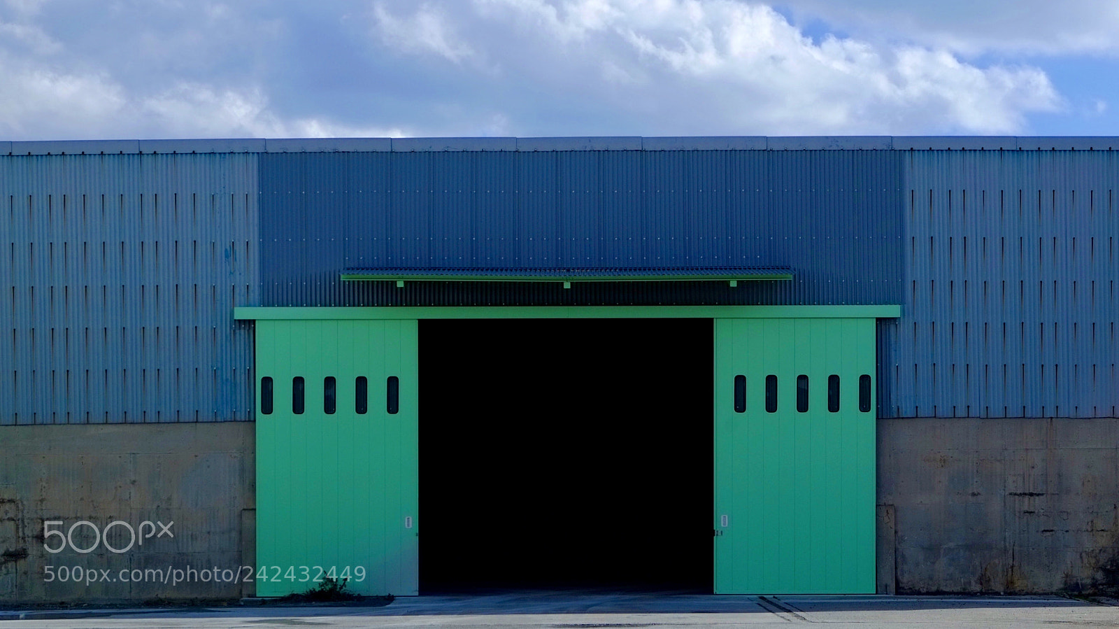 Fujifilm X-Pro1 sample photo. Green door photography