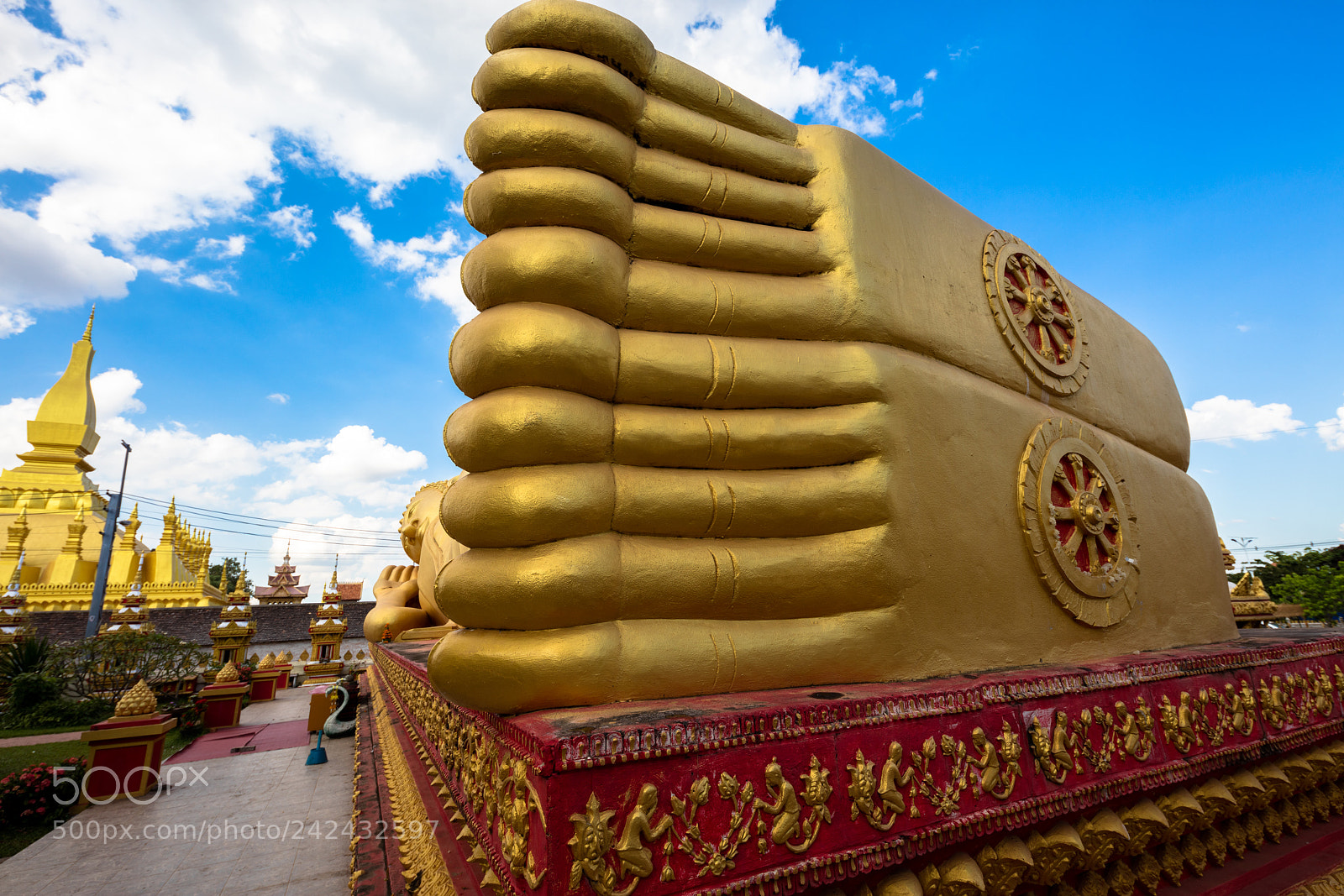 Canon EOS 5DS R sample photo. Phat that luang photography