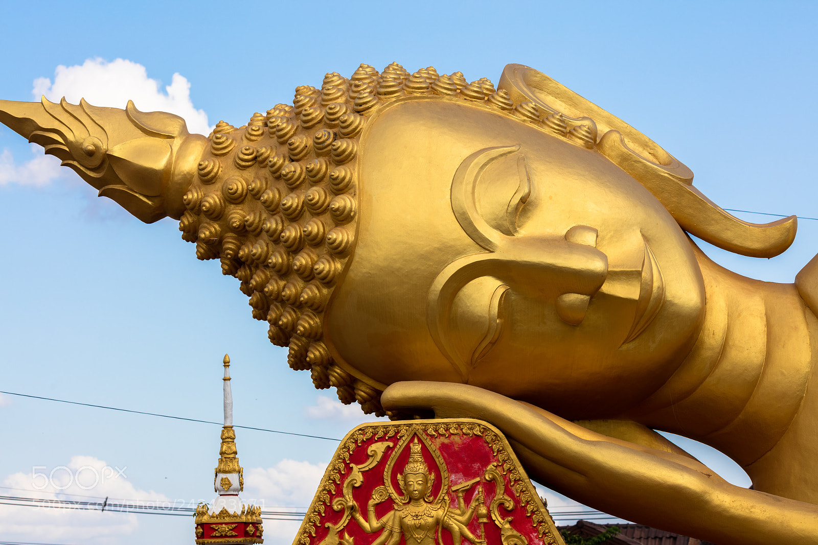 Canon EOS 5DS R sample photo. Phat that luang photography