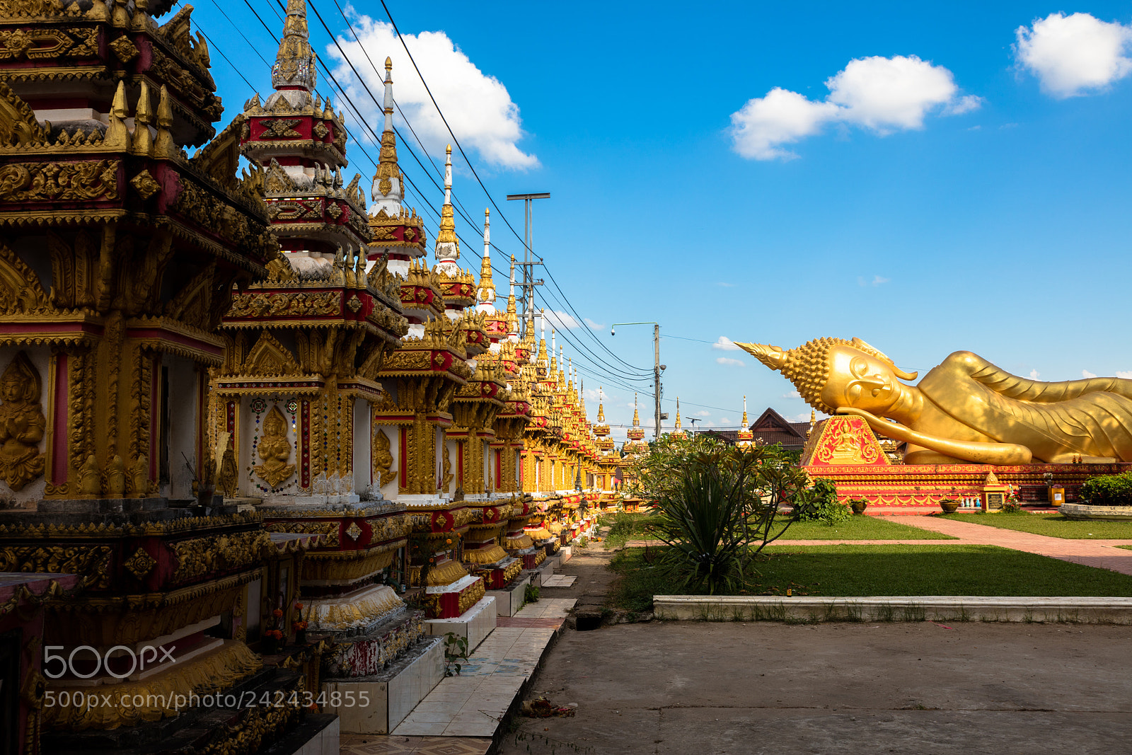 Canon EOS 5DS R sample photo. Phat that luang photography