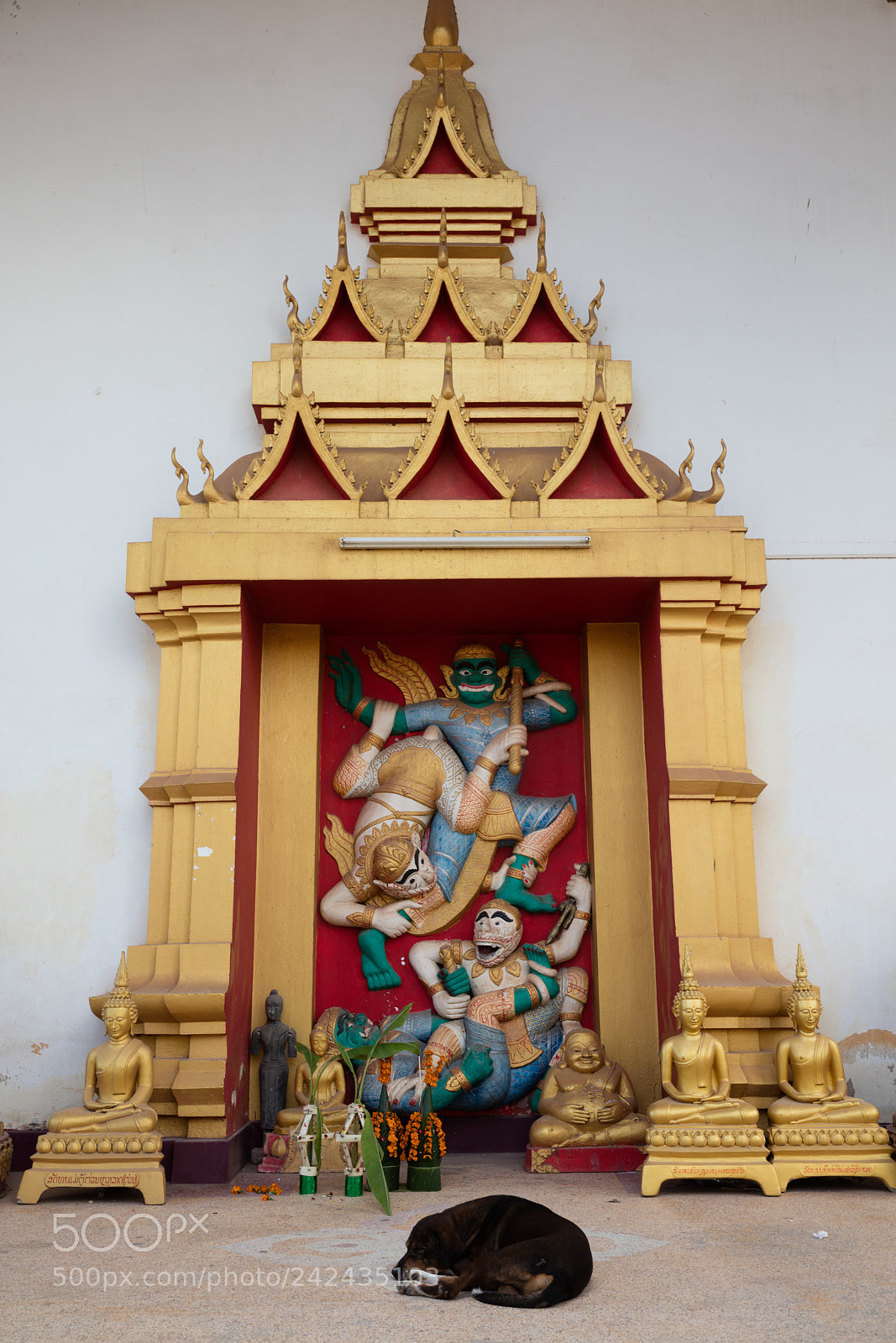 Canon EOS 5DS R sample photo. Phat that luang photography
