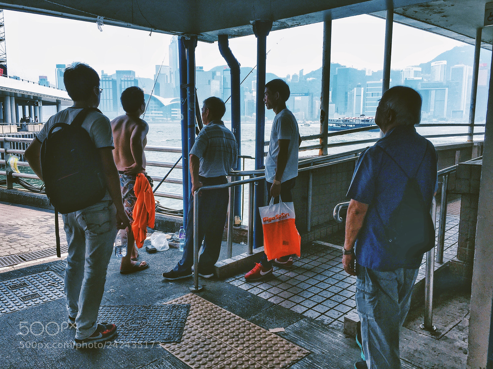 Apple iPhone 6 sample photo. Random people with interesting photography
