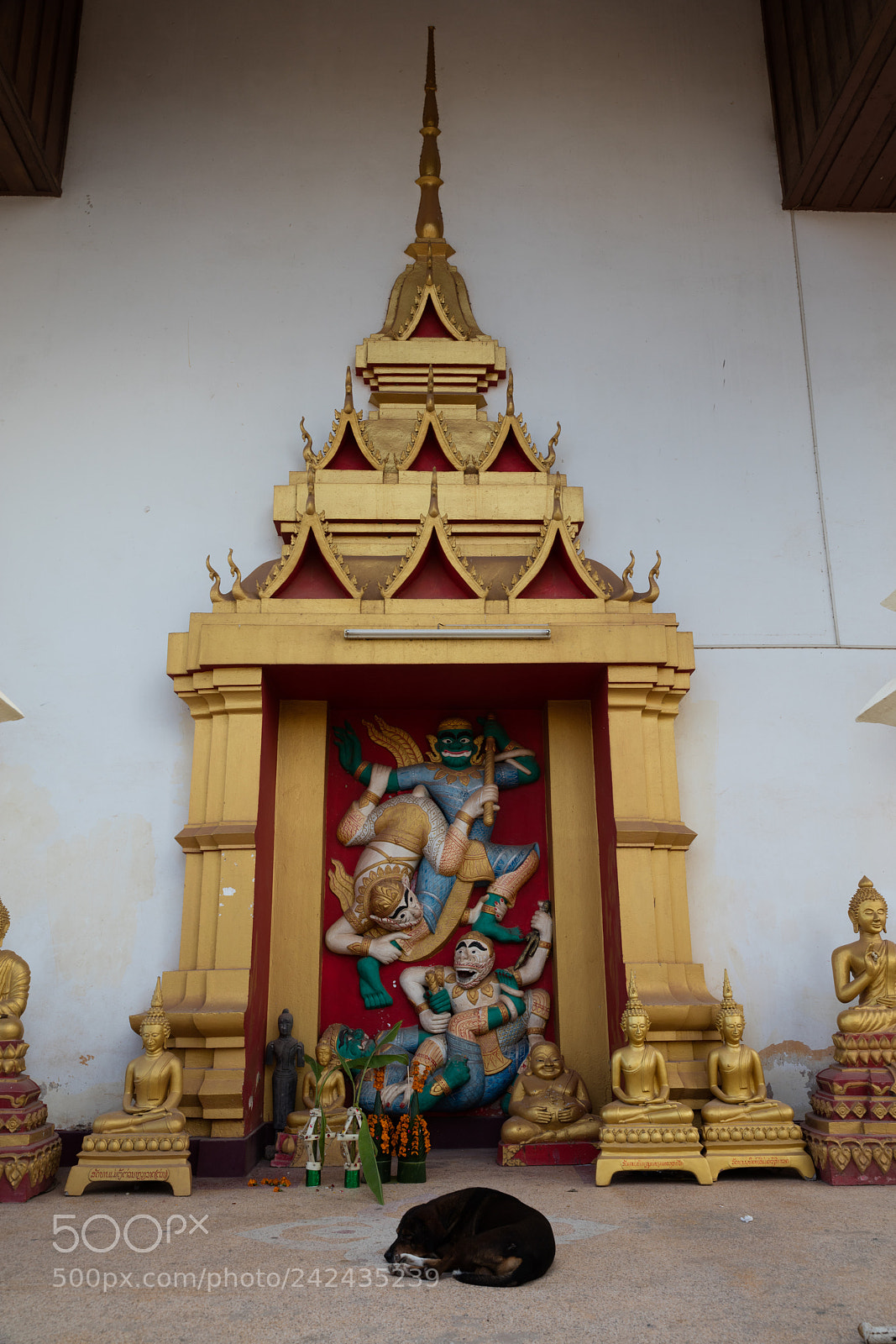 Canon EOS 5DS R sample photo. Phat that luang photography