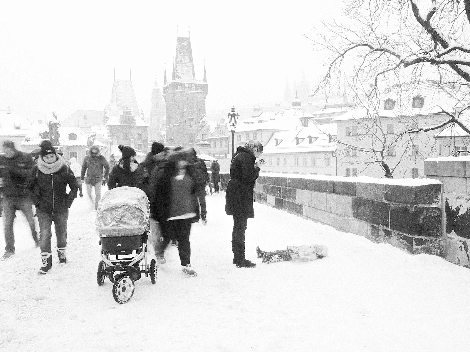 Olympus OM-D E-M1 sample photo. Wintertime - people in photography