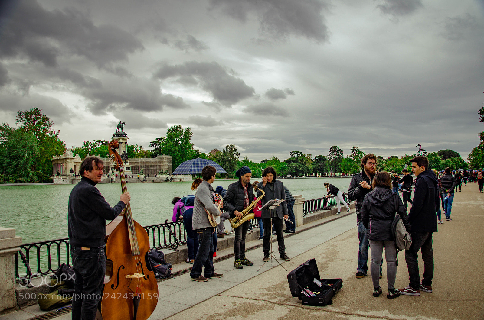 Nikon D5100 sample photo. Street musicians photography