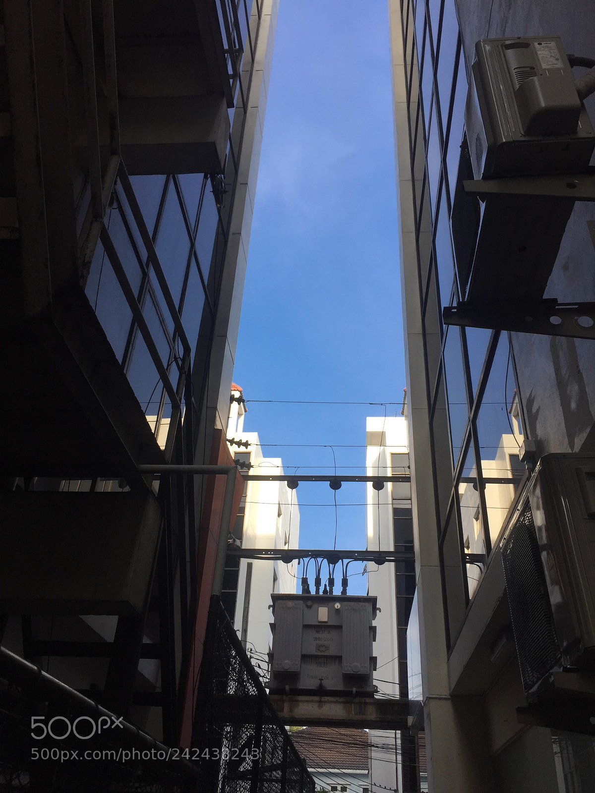 Apple iPhone 6 Plus sample photo. In between photography