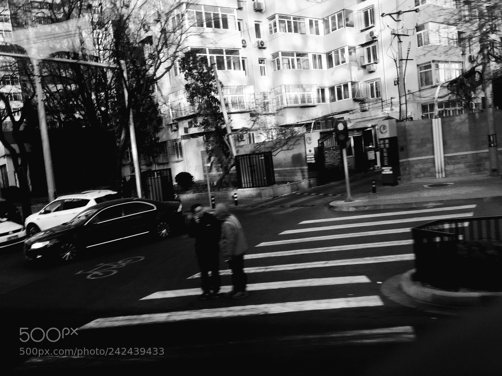 Apple iPhone 6 Plus sample photo. Street talk photography