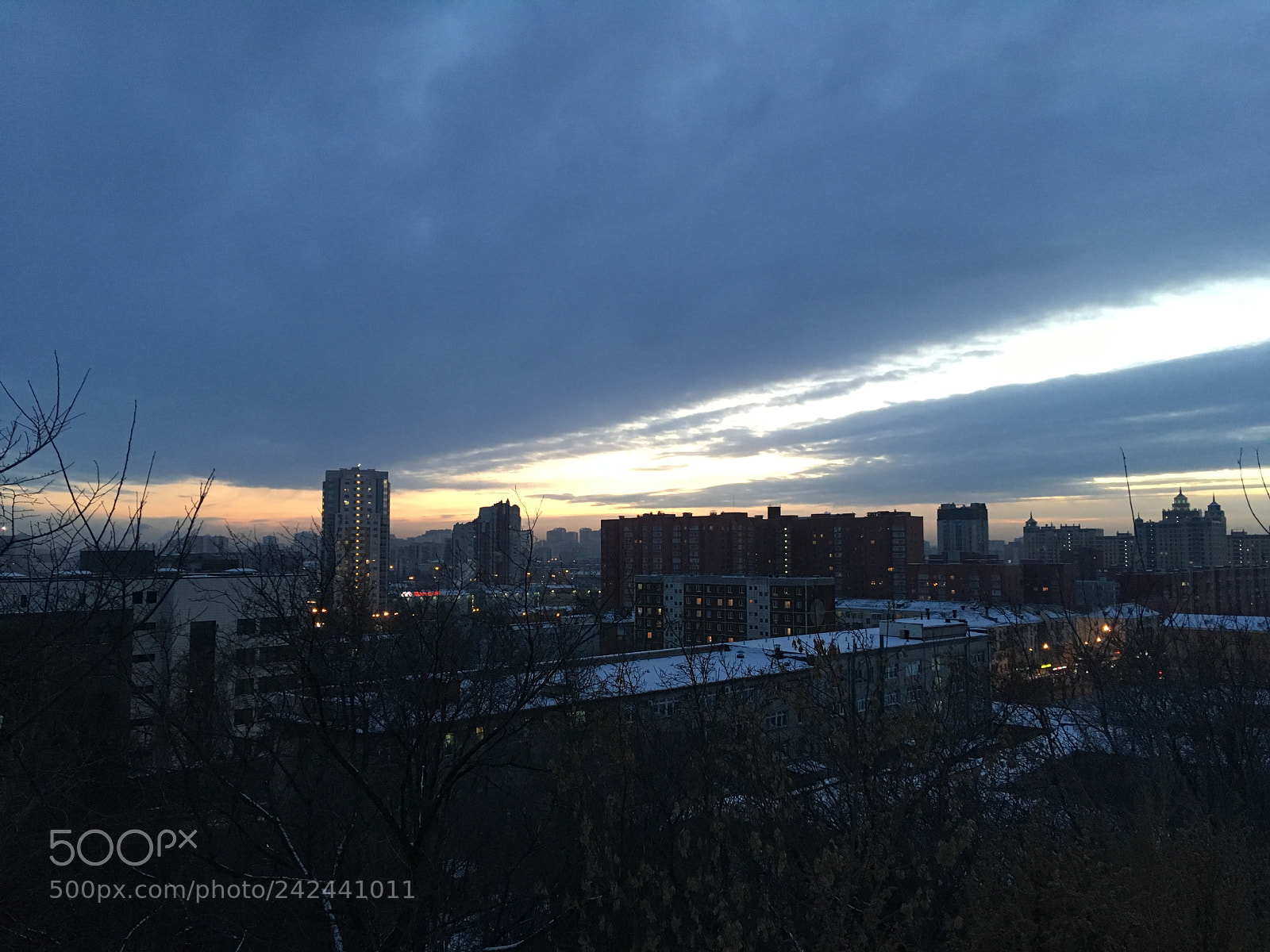Apple iPhone SE sample photo. Evening view of ekaterinburg photography