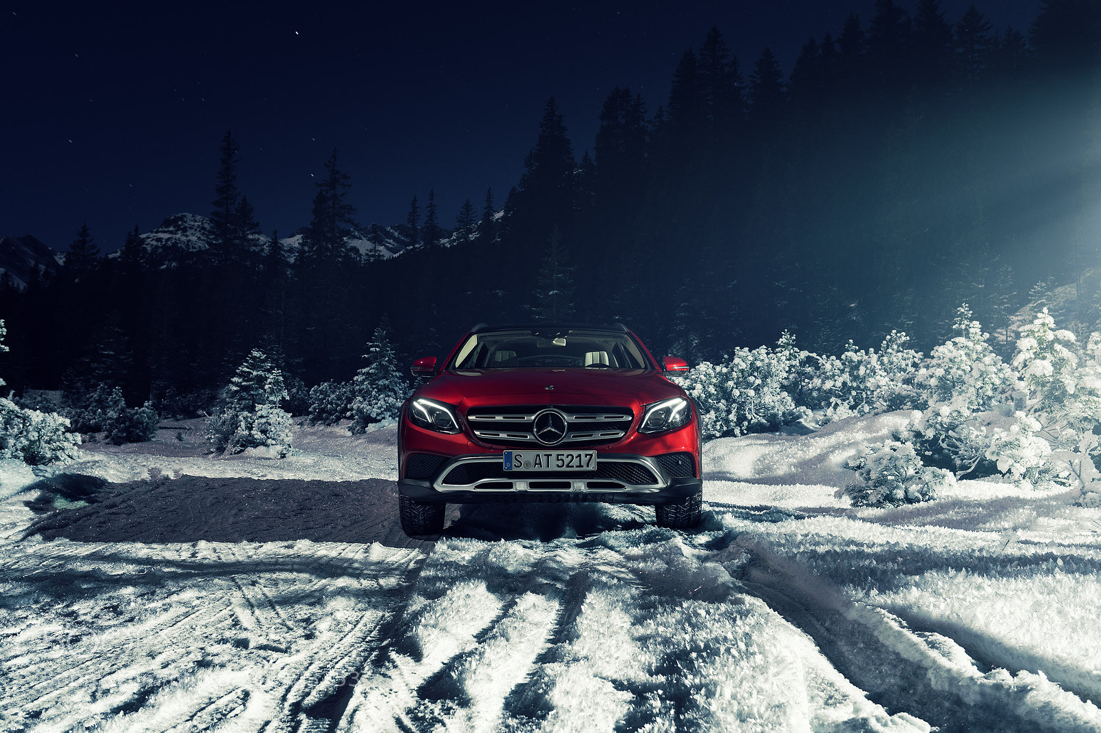 Sony a7 II sample photo. Mercedes-benz e 220d all-terrain photography