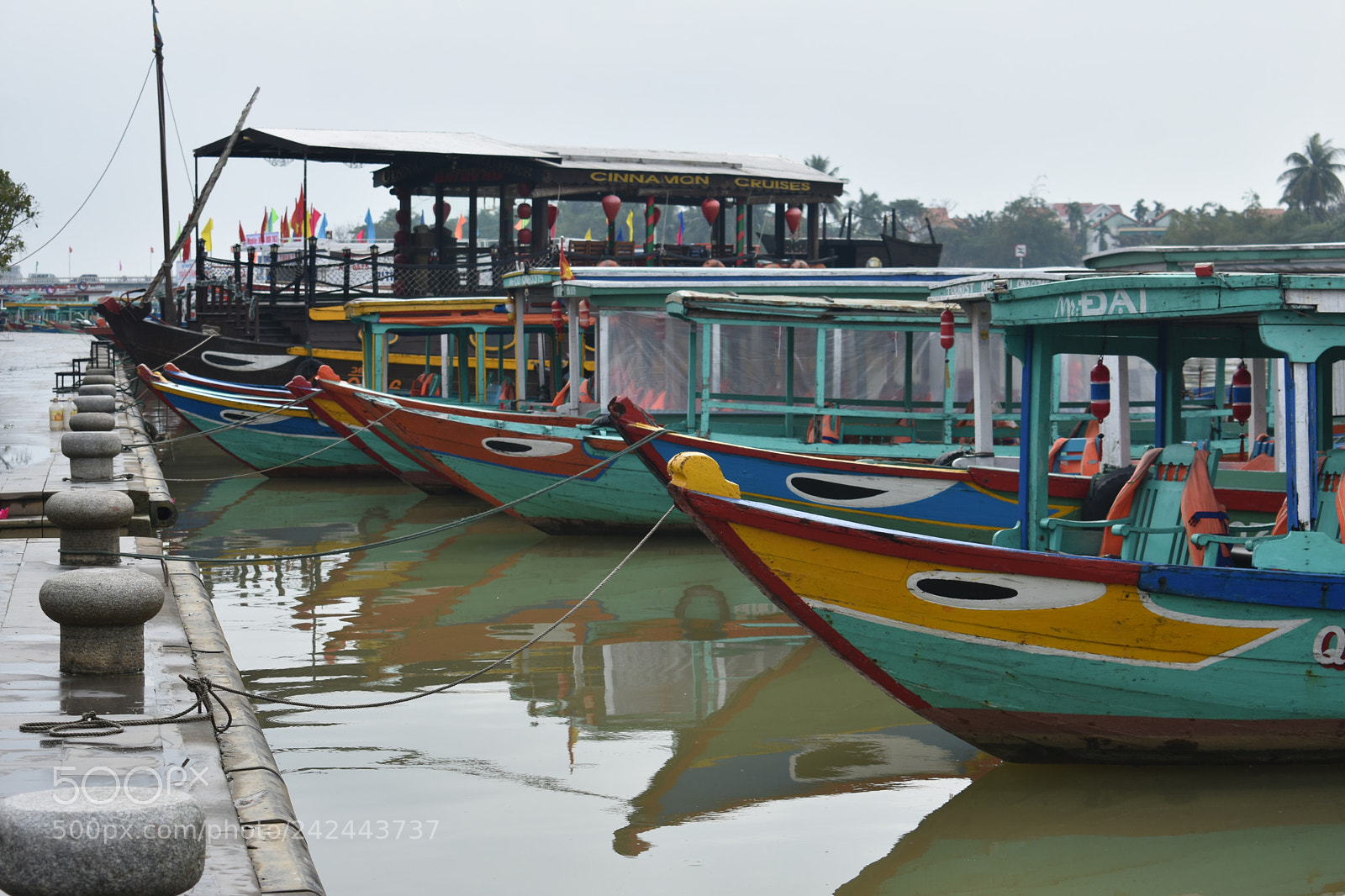 Nikon D3400 sample photo. Tourist boats, kirikou style photography
