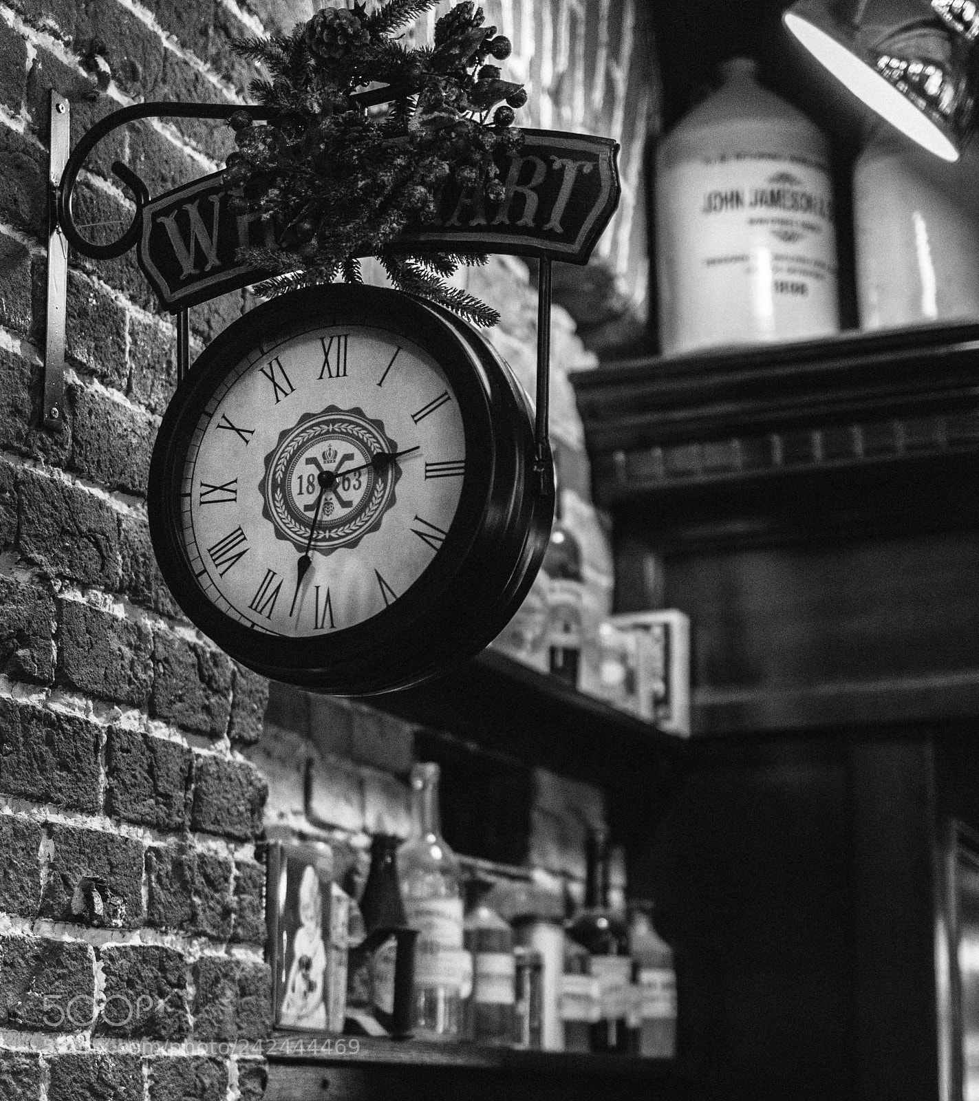 Canon EOS 100D (EOS Rebel SL1 / EOS Kiss X7) sample photo. White hart pub photography