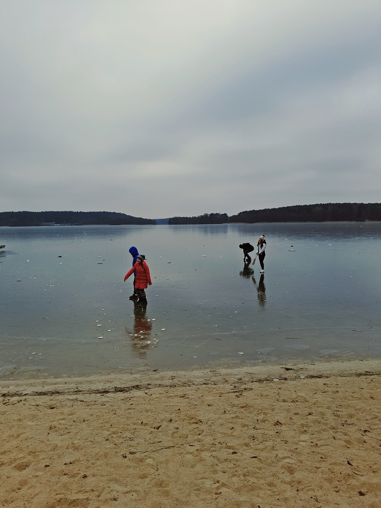 Meizu PRO 5 sample photo. Walking on iced lake photography