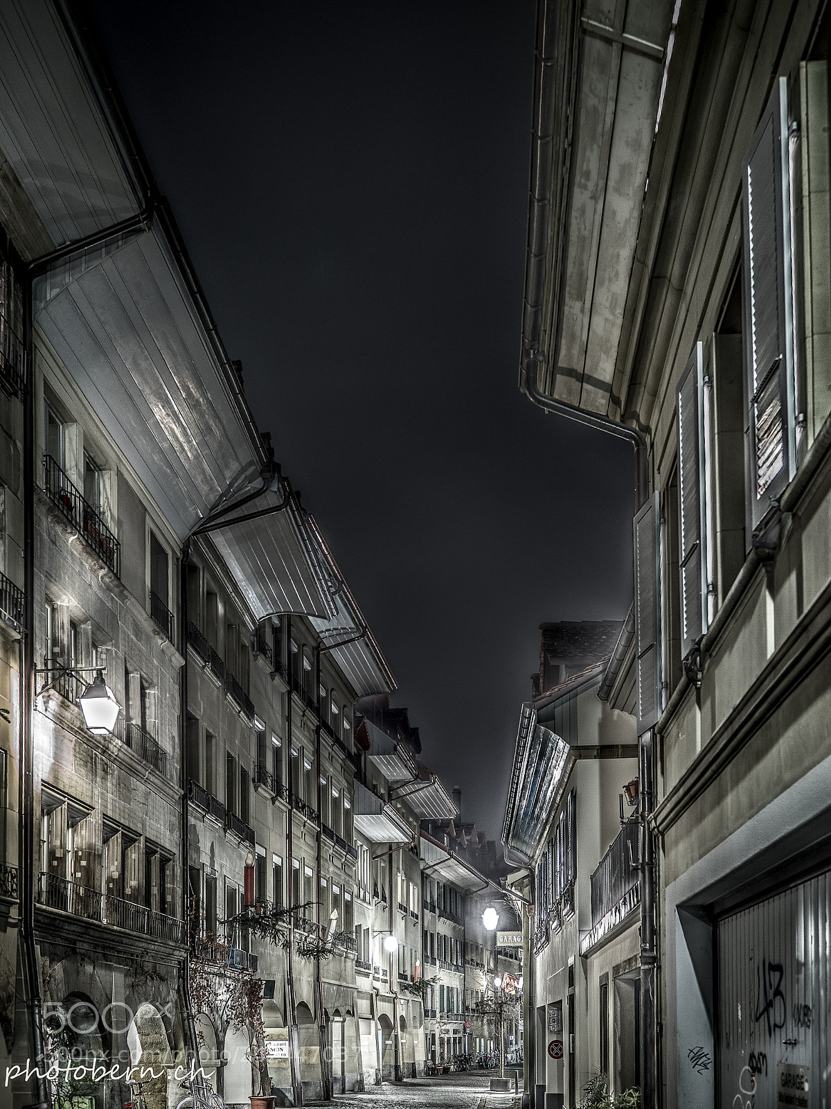 Olympus OM-D E-M1 Mark II sample photo. Brunngasse photography