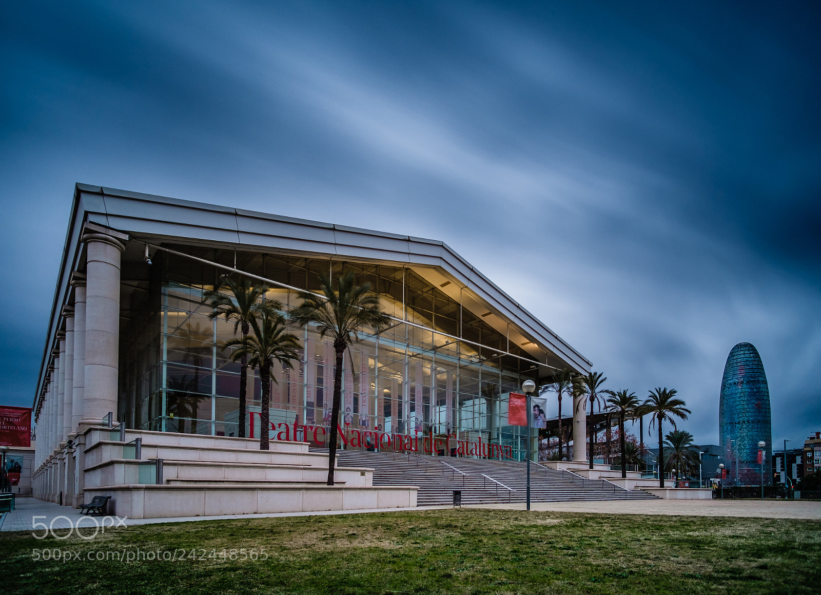 Fujifilm X-T2 sample photo. Barcelona - teatre nacional photography