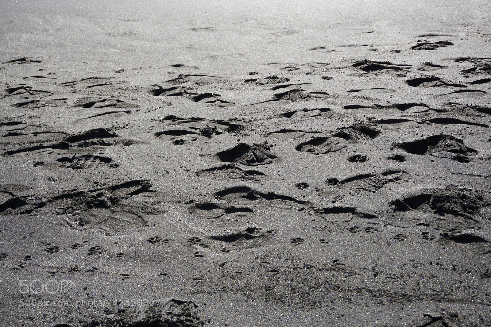 Sony a6000 + Sony E 18-50mm F4-5.6 sample photo. Sand shore photography