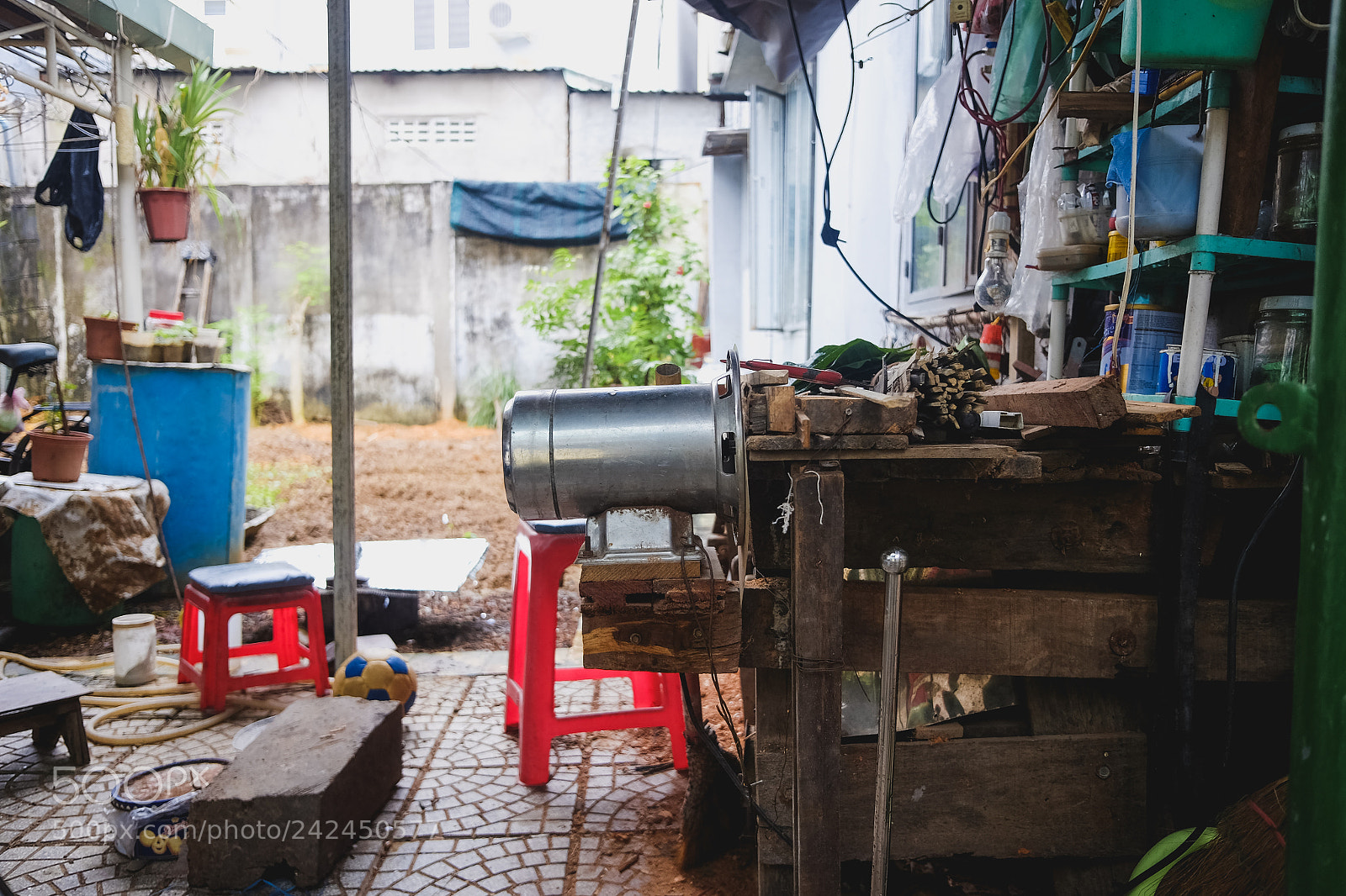 Fujifilm X70 sample photo. Crafting morning photography