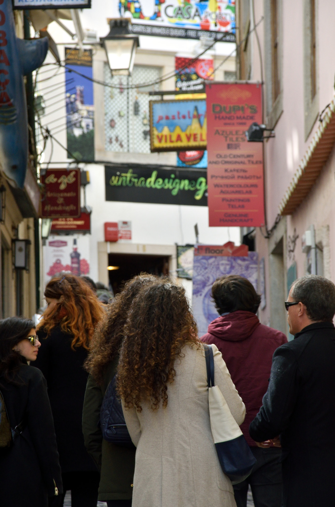 Nikon D7000 + Sigma 18-125mm F3.8-5.6 DC HSM sample photo. Sintra street photography