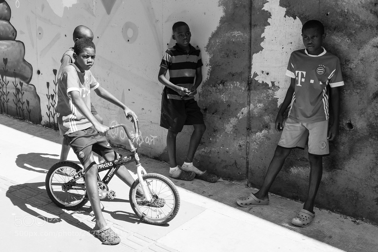 Fujifilm X-T20 sample photo. Comuna 13 kids photography