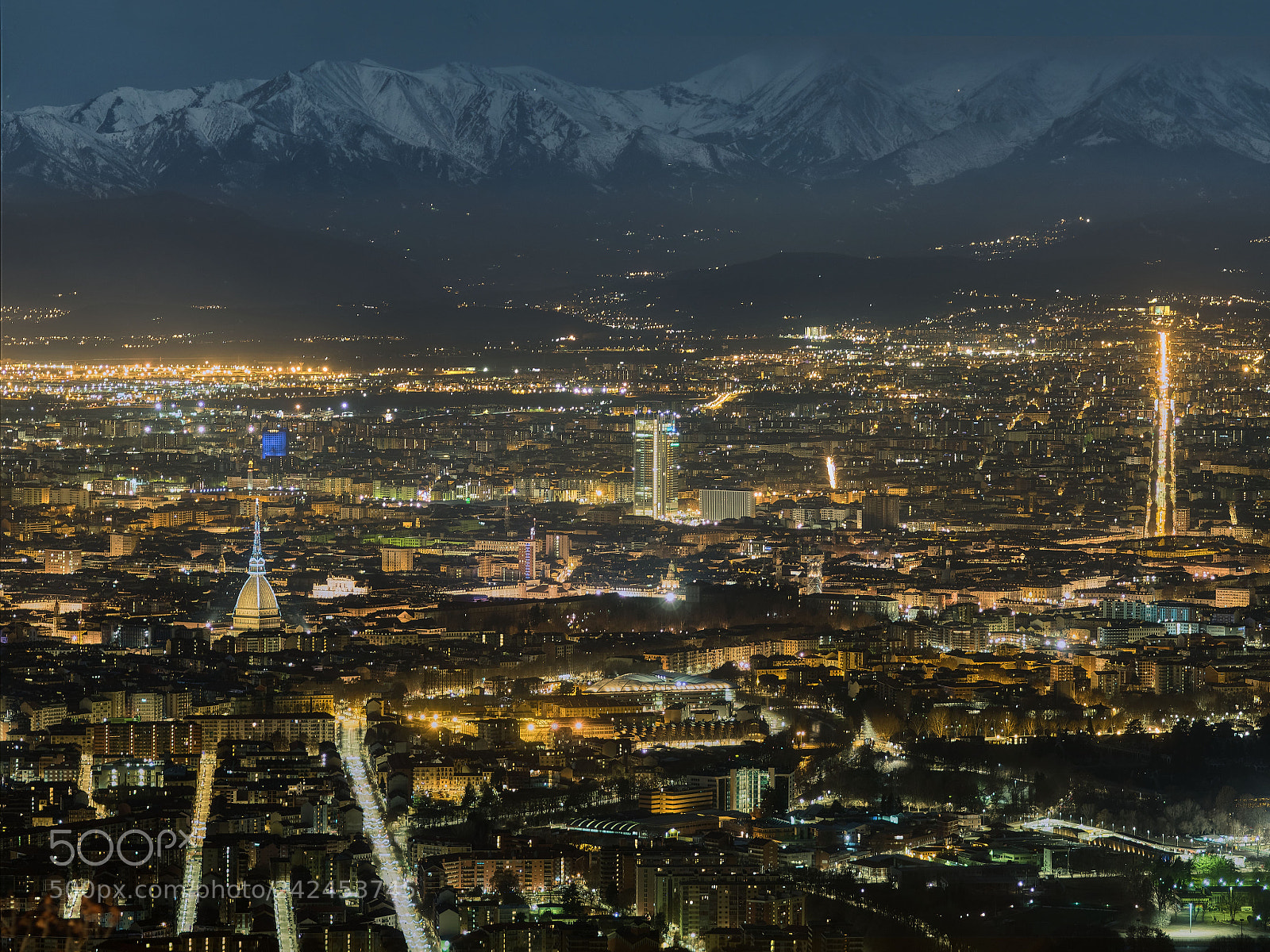 Olympus OM-D E-M5 II sample photo. Torino and the alps photography