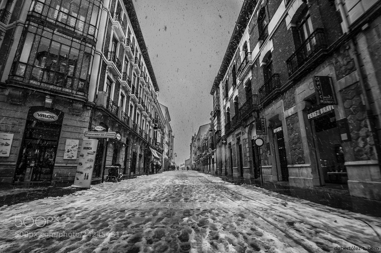 Nikon D90 sample photo. Calle ancha b&n photography