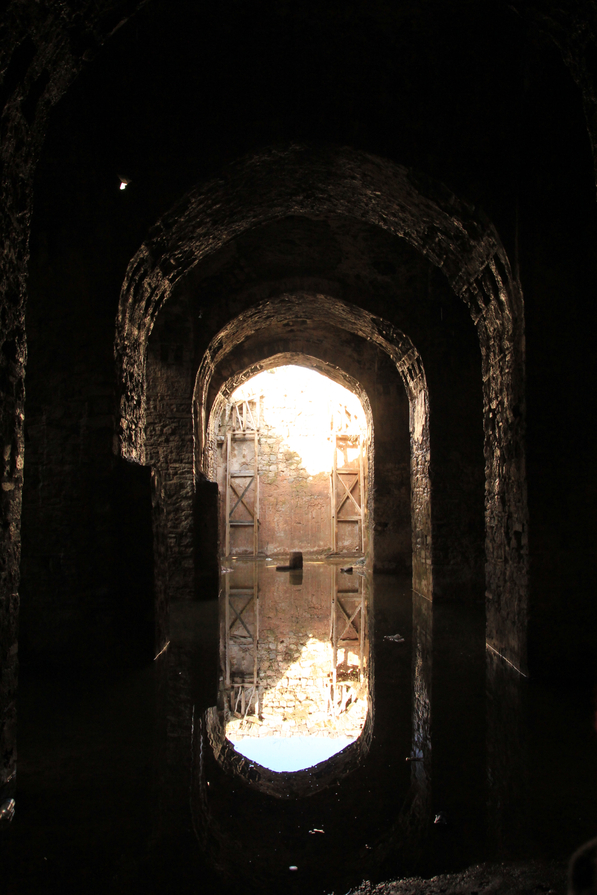 Canon EOS 60D + Tamron SP AF 17-50mm F2.8 XR Di II LD Aspherical (IF) sample photo. Old cistern photography