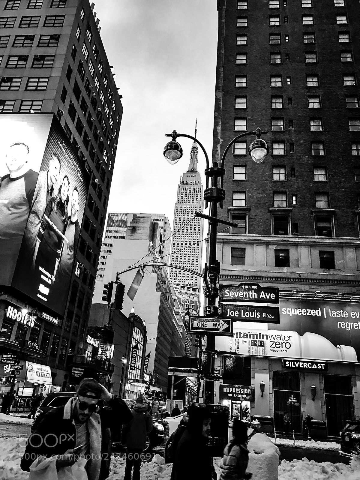 Apple iPhone 7 Plus sample photo. Manhattan streets photography