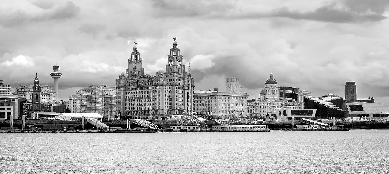 Fujifilm X-T10 sample photo. Liverpool waterfront photography