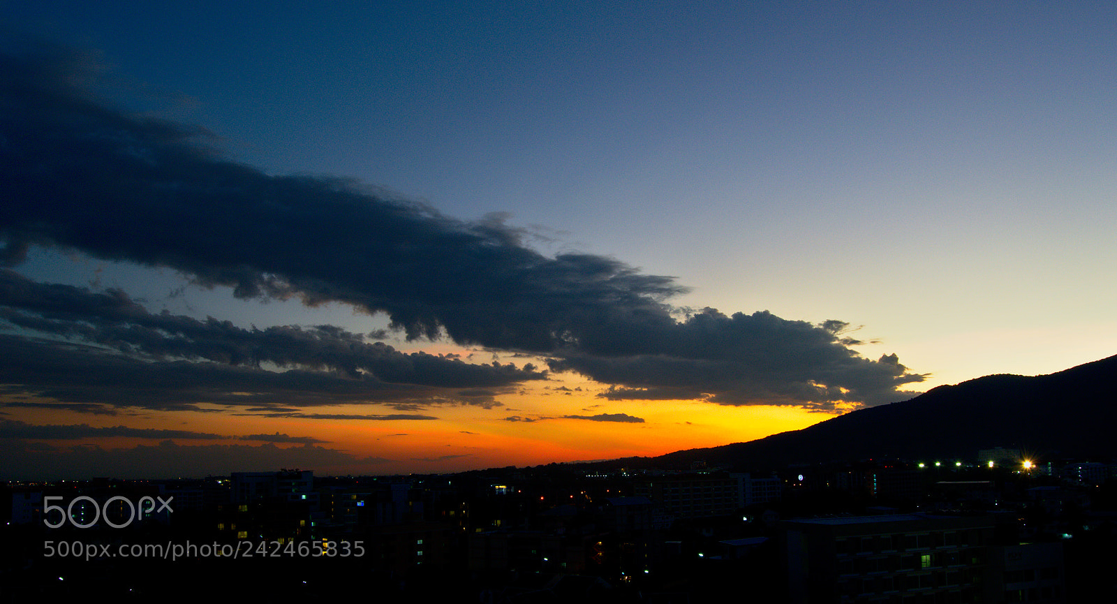 Nikon D3200 sample photo. Cloud trails photography
