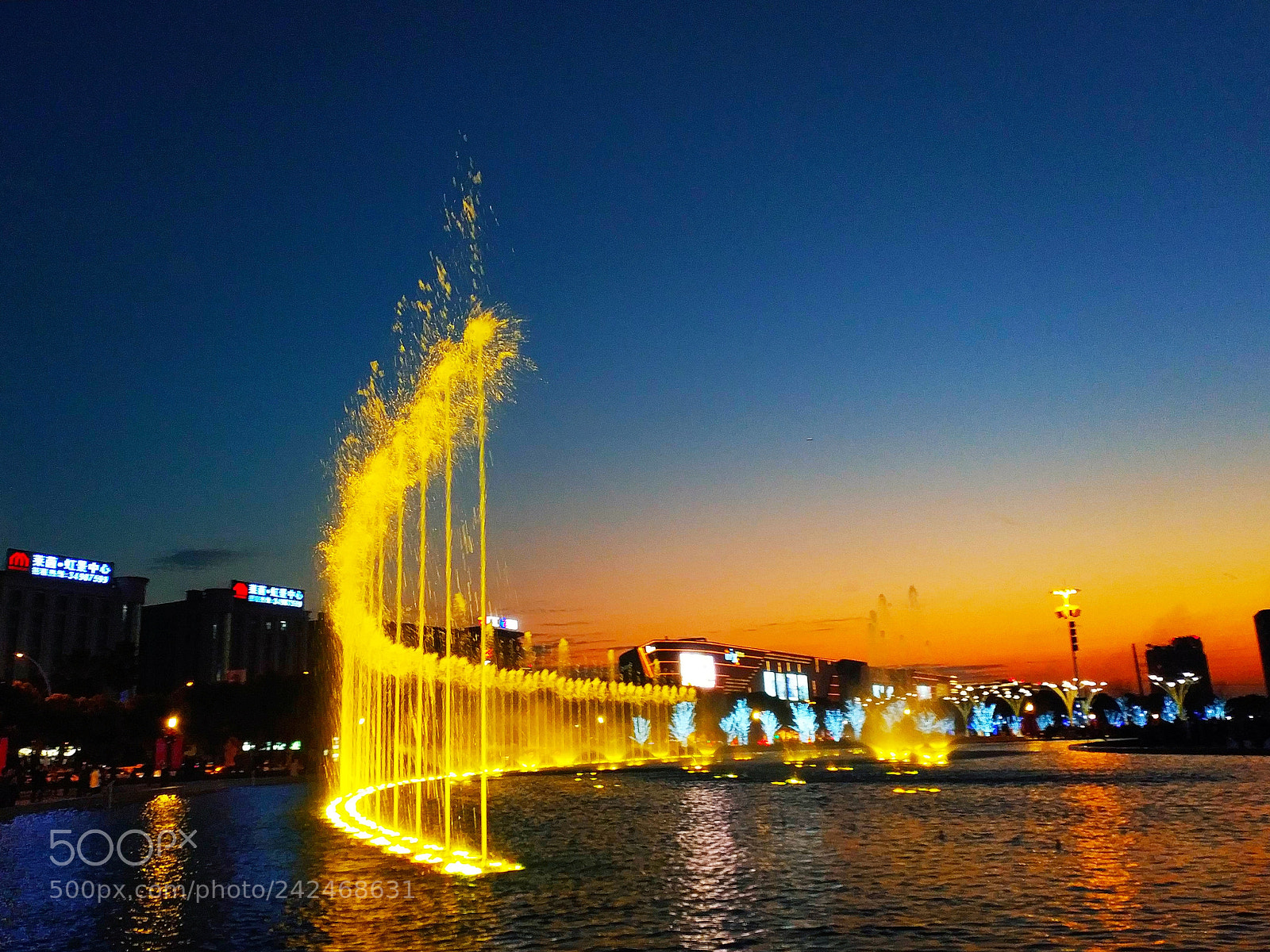 Xiaomi MIX 2 sample photo. Music fountain after sunset photography