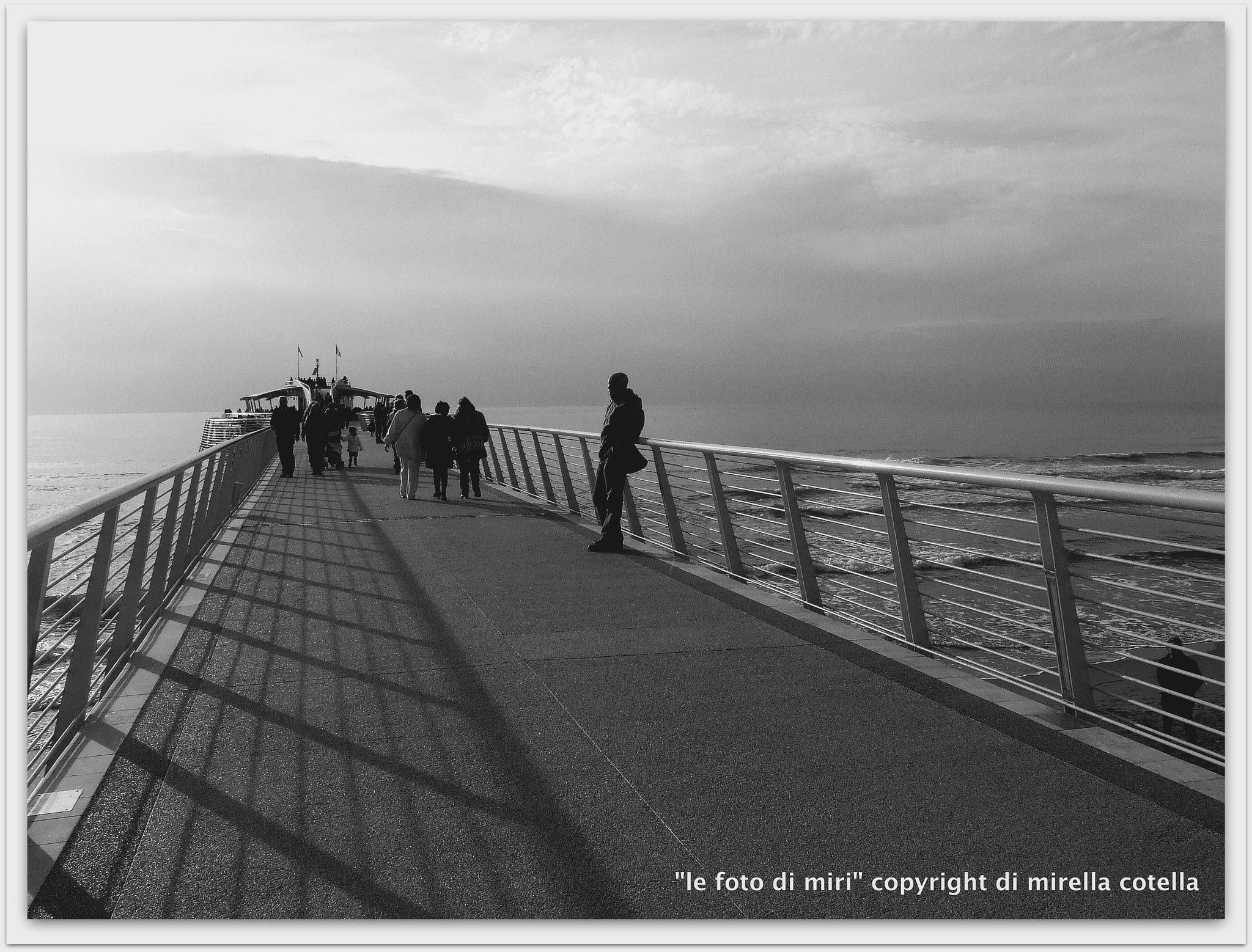 Fujifilm FinePix S9600 sample photo. Architectures in black&white photography