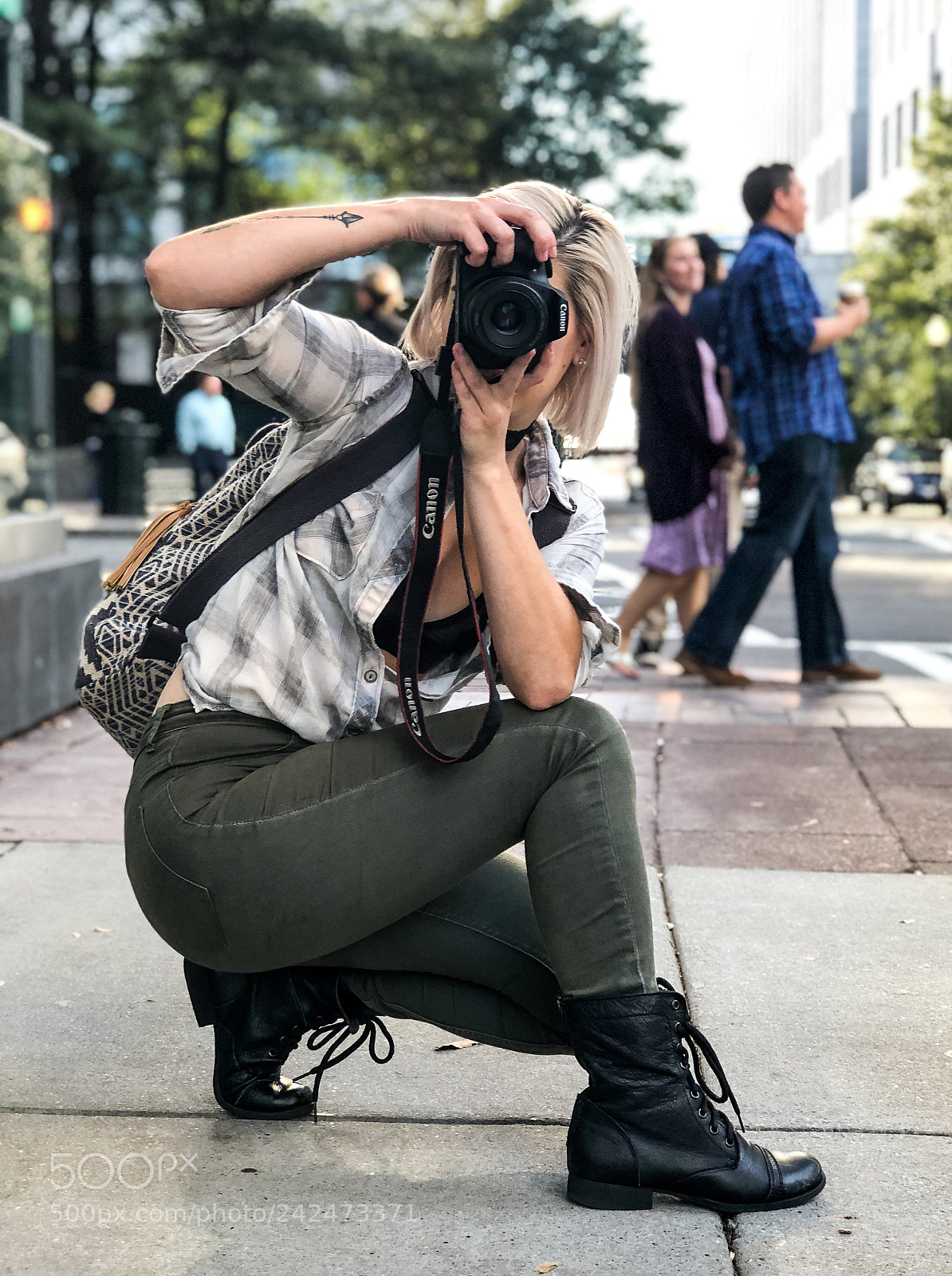 Apple iPhone 8 Plus sample photo. Look at life from photography