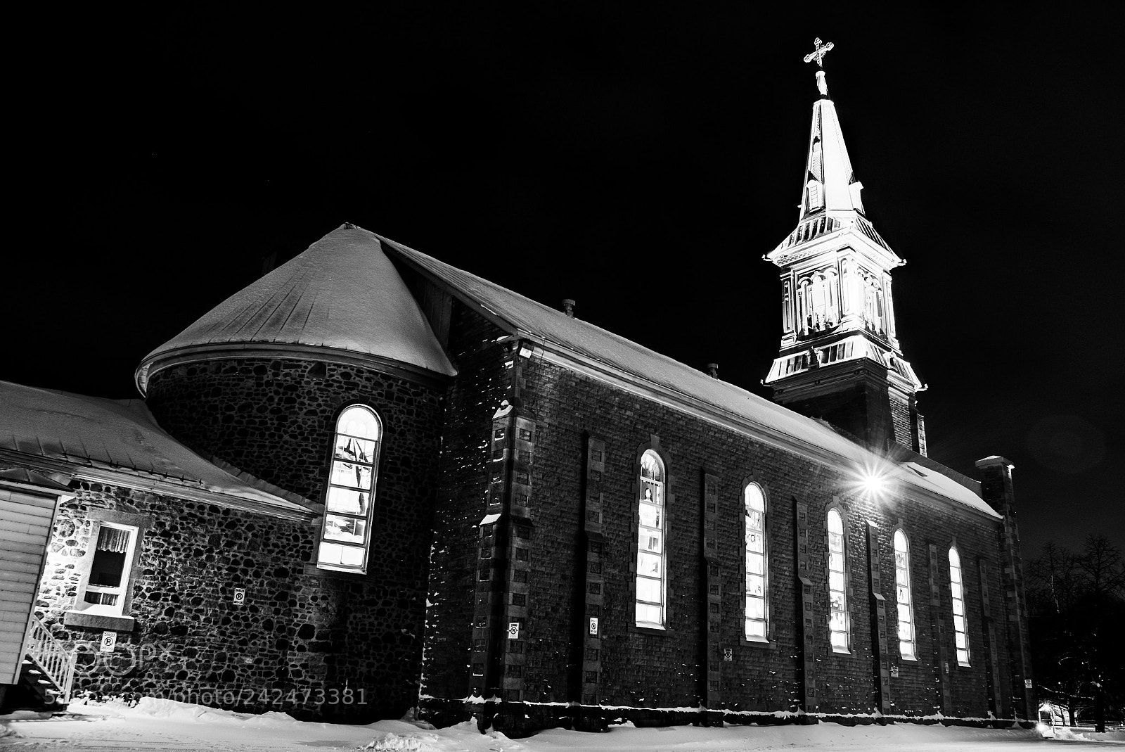 Sony SLT-A77 sample photo. Winter night church photography