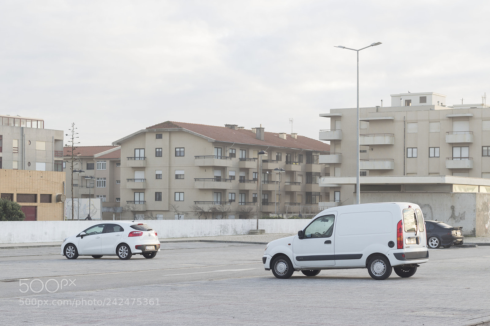 Canon EOS 1300D (EOS Rebel T6 / EOS Kiss X80) sample photo. 2 white cars photography