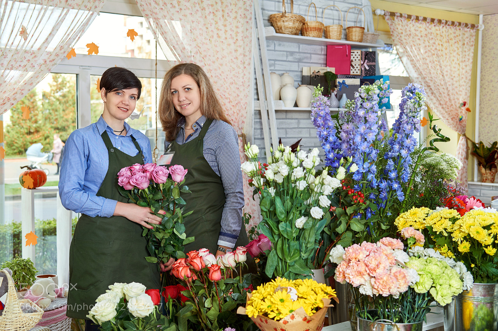 Fujifilm X-T2 sample photo. Women flower sellers. two photography