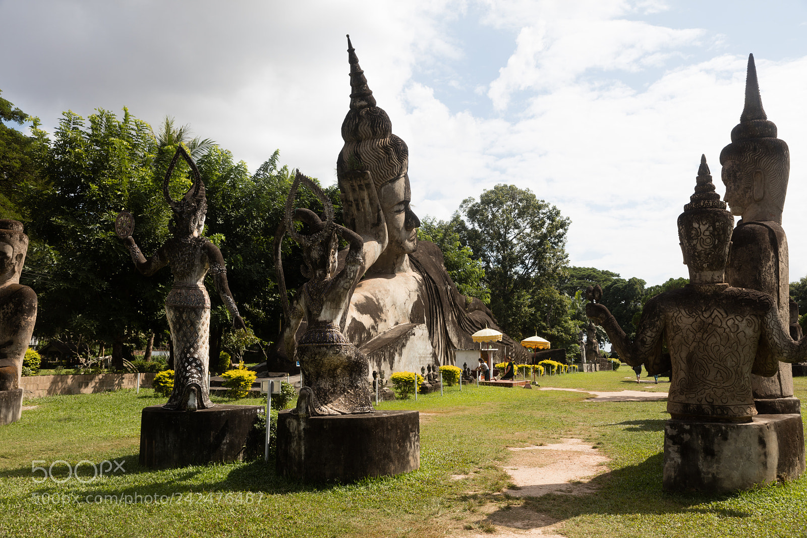 Canon EOS 5DS R sample photo. Wat xieng khuan buddha photography