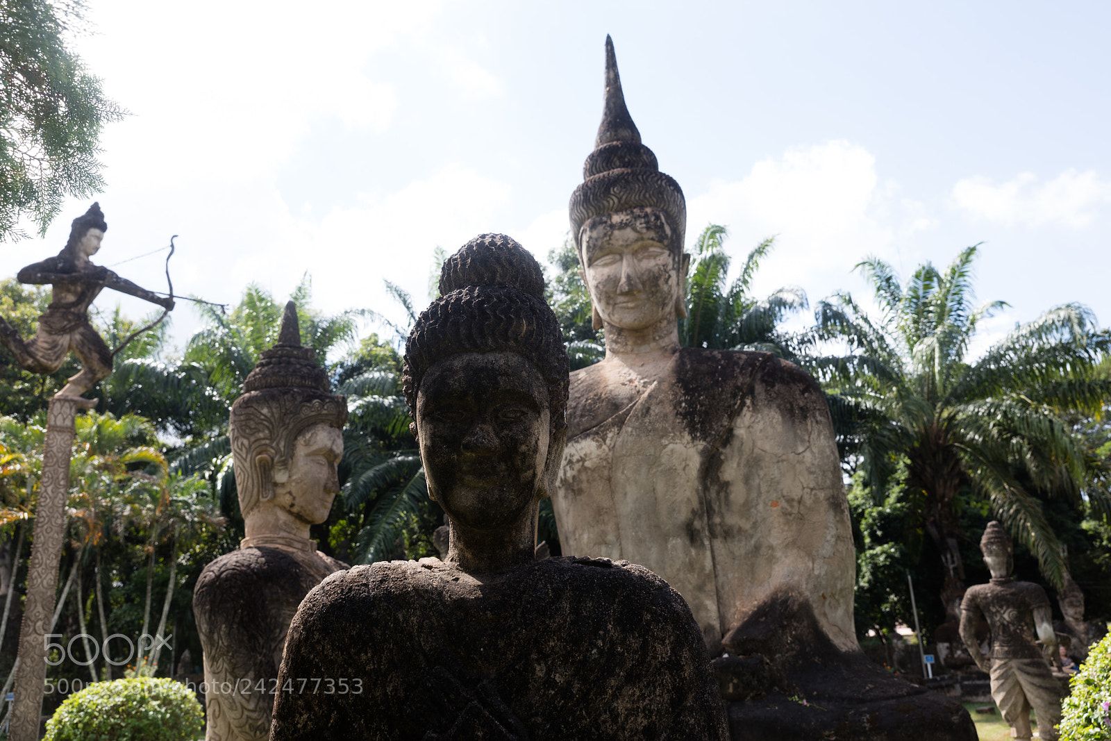 Canon EOS 5DS R sample photo. Wat xieng khuan buddha photography