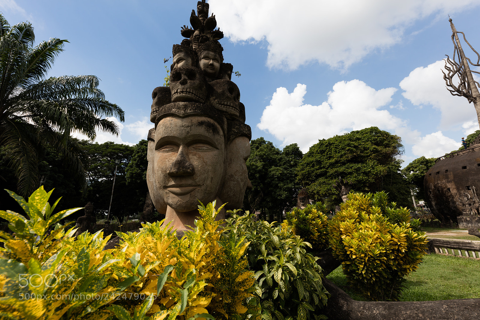 Canon EOS 5DS R sample photo. Wat xieng khuan buddha photography