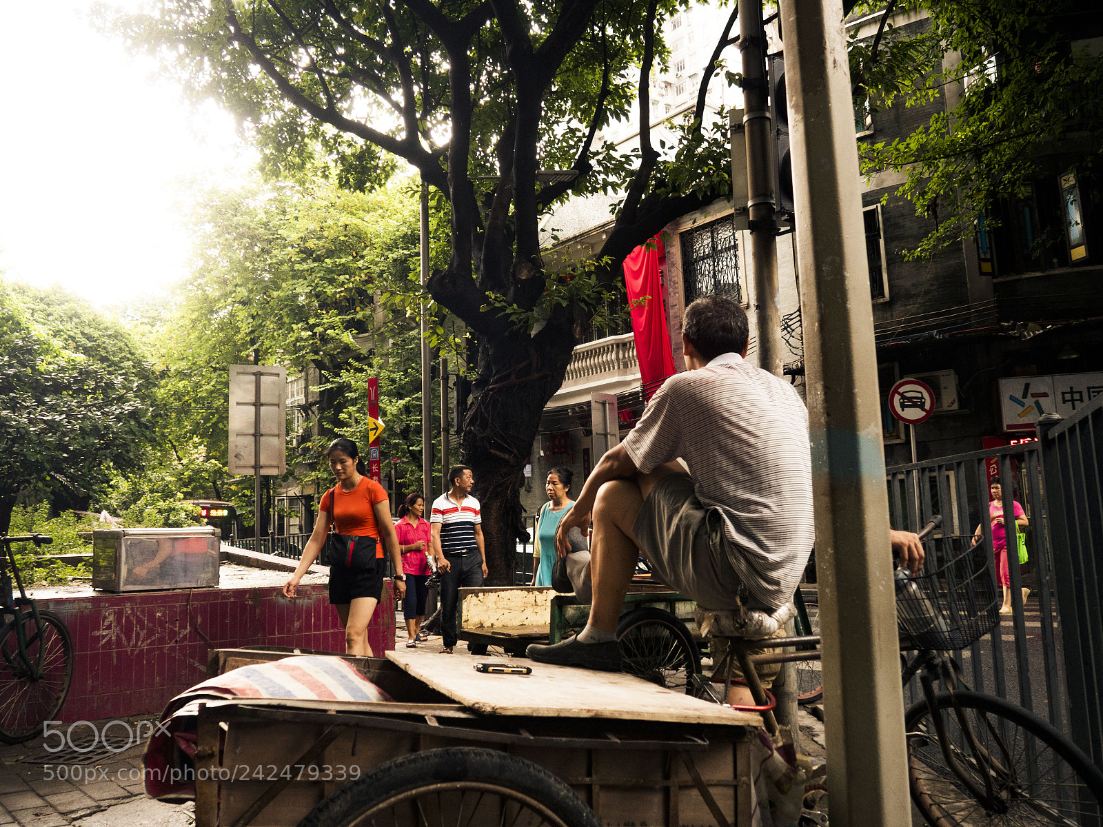 Olympus PEN E-PL7 sample photo. The helpless figure is photography