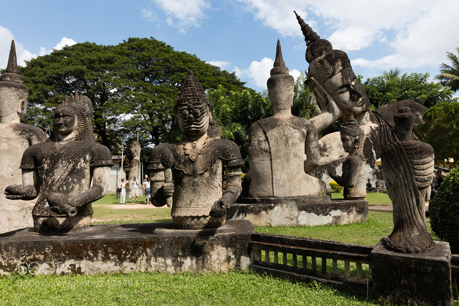 Canon EOS 5DS R sample photo. Wat xieng khuan buddha photography