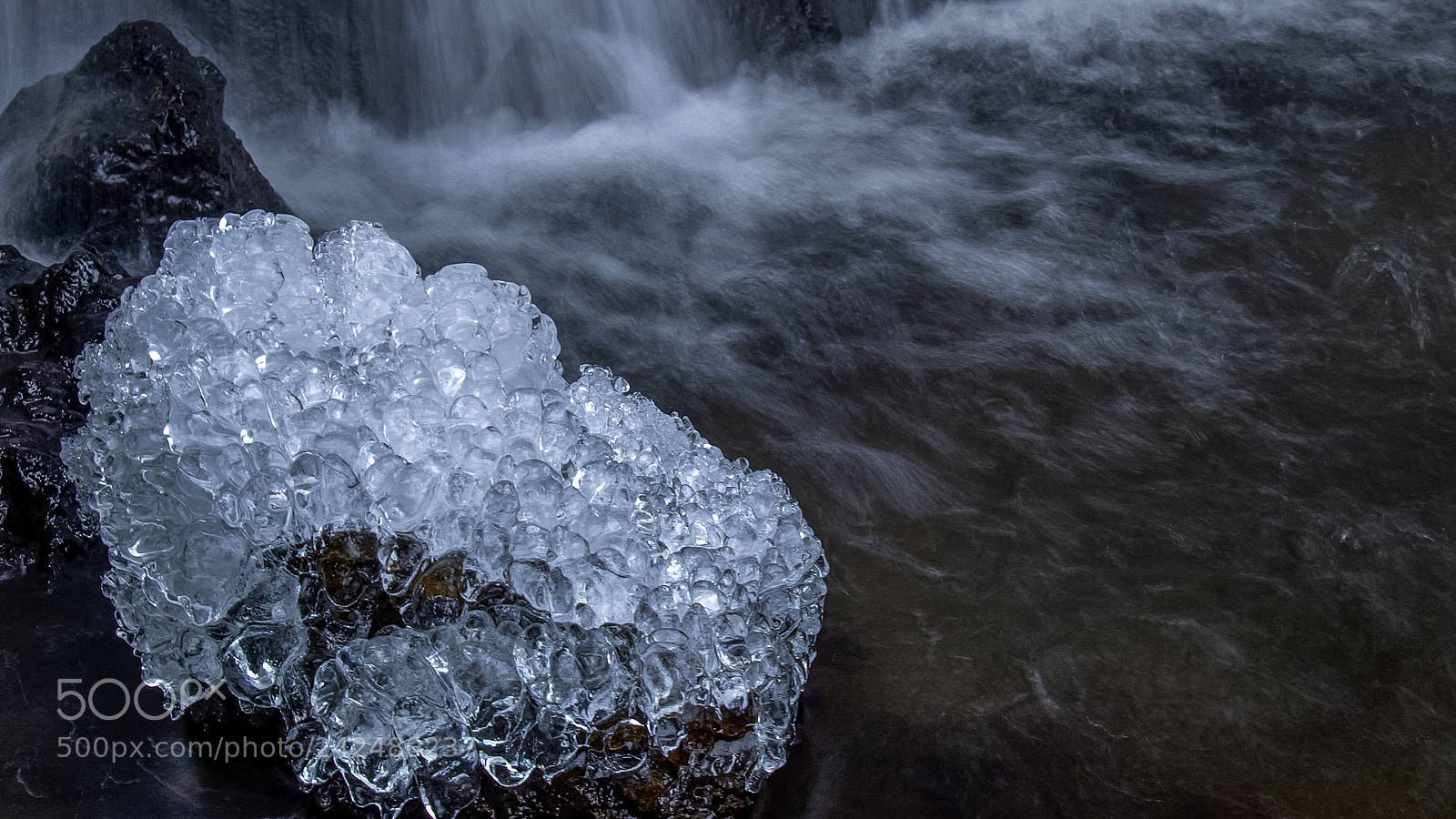 Olympus E-510 (EVOLT E-510) sample photo. Cold falls photography