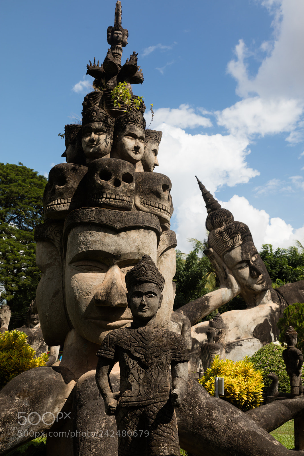 Canon EOS 5DS R sample photo. Wat xieng khuan buddha photography