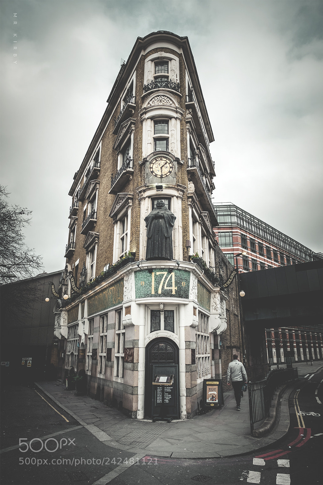 Fujifilm X-T2 sample photo. London flatiron photography