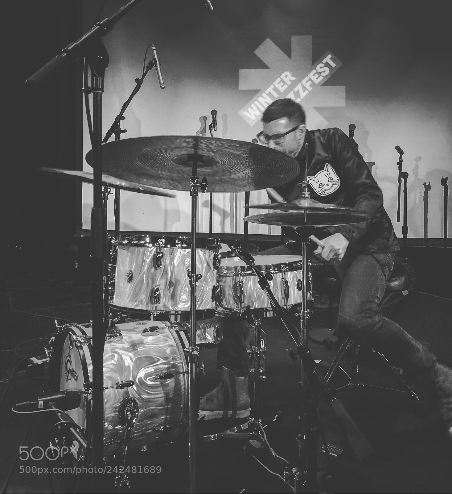 Apple iPhone 8 sample photo. Nyc winter jazz fest photography