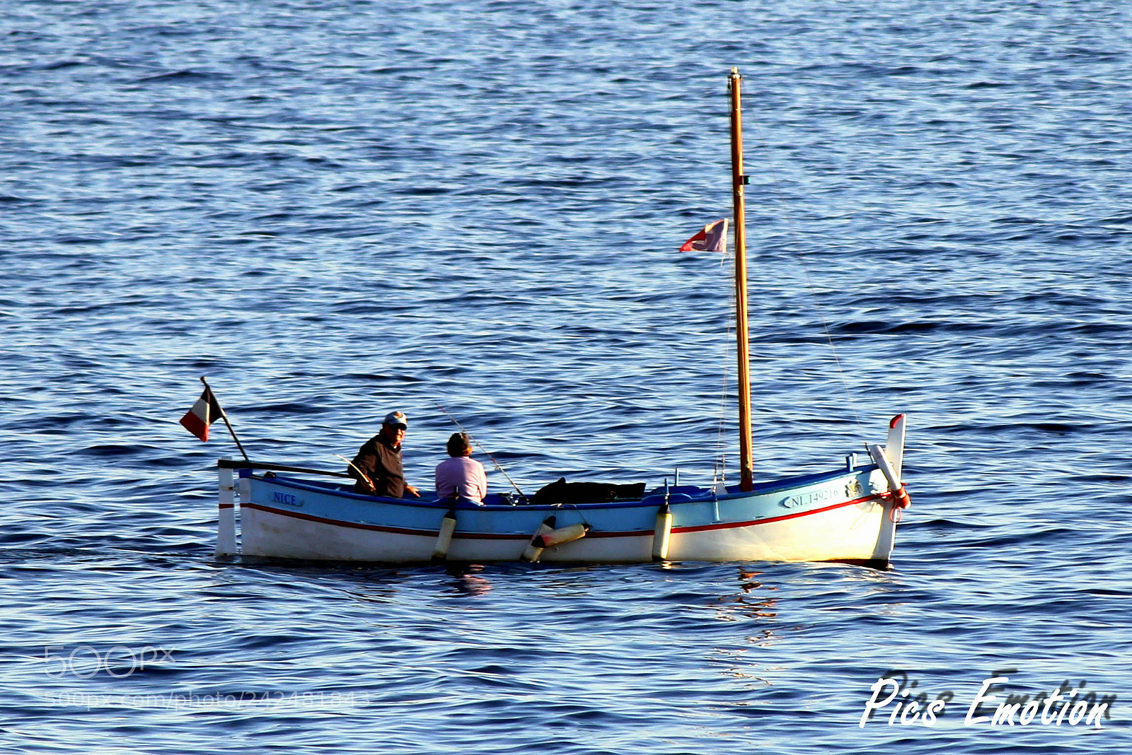 Canon EOS 550D (EOS Rebel T2i / EOS Kiss X4) sample photo. Mediterranean fishing boat photography