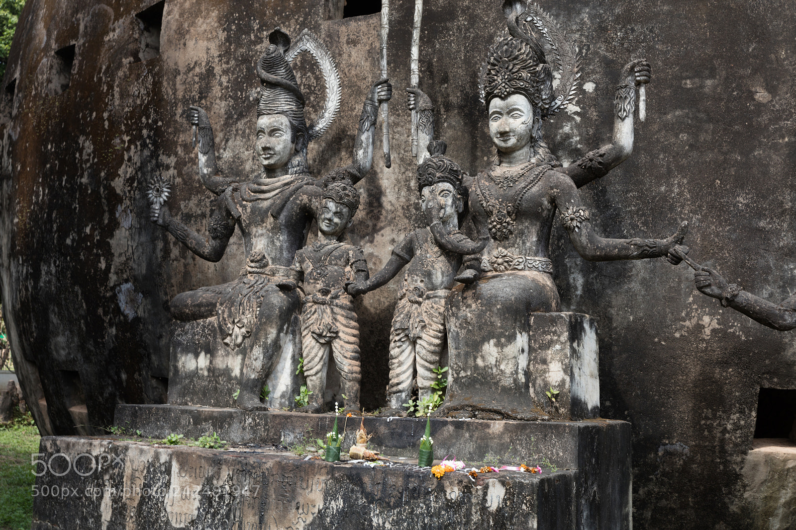 Canon EOS 5DS R sample photo. Wat xieng khuan buddha photography