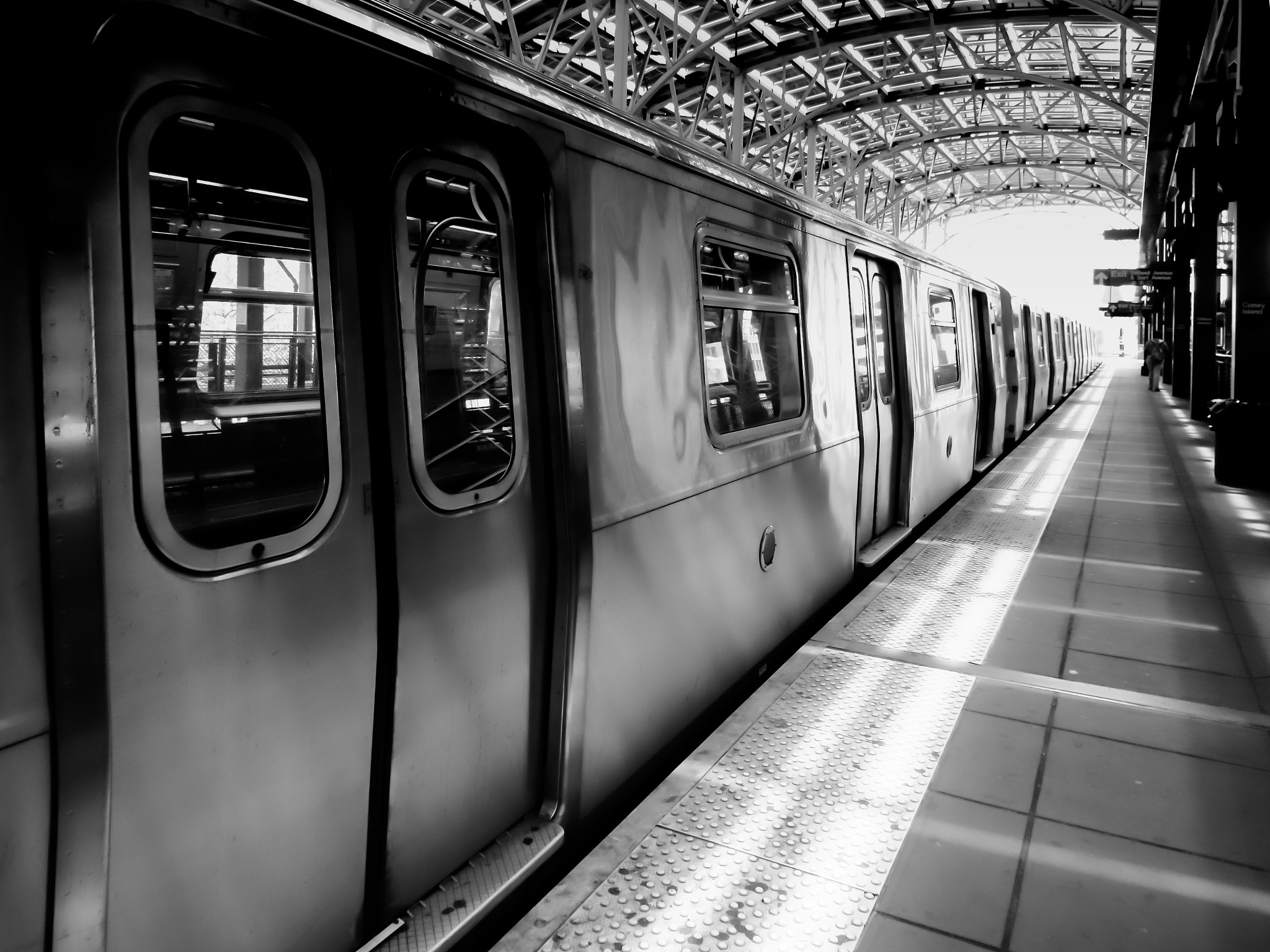 Sony Xperia X Compact sample photo. Train to coney island photography